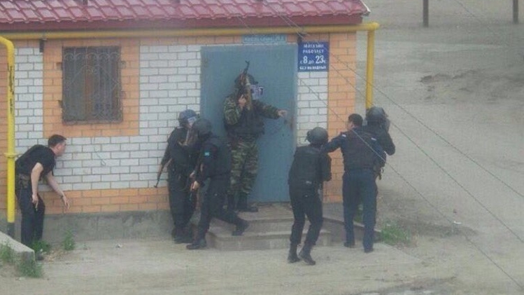 В Казахстане прошла настоящая АТО, фото: aktobe_zello