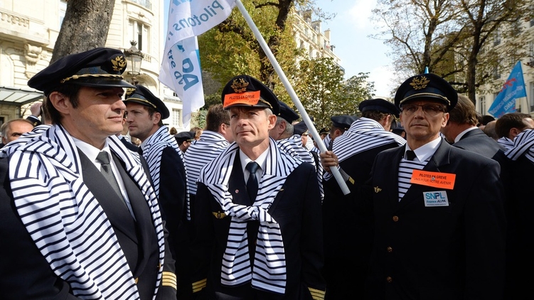 Пилоты бастуют, фото: bbc.com