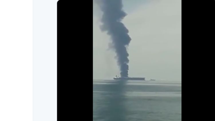 Пожар на танкере в Персидском заливе, фото: FranceNews24