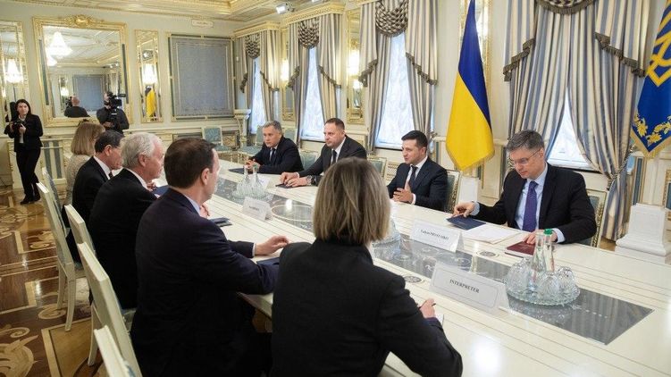 Владимир Зеленский на встрече с американскими сенаторами. Фото: Офис президента