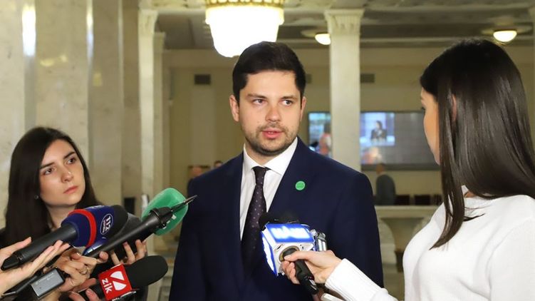 Александр Качура заявил, что на заседание фракции "Слуга народа" позвали силовиков и Зеленского. Фото: Facebook/ Александр Тимошенко