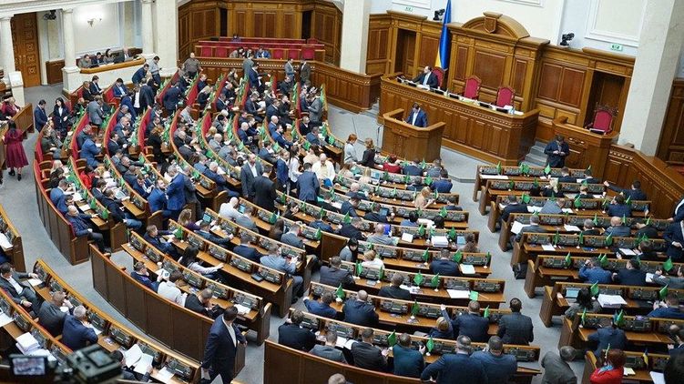 Рада соберется 6-7 апреля ради принятия нового бюджета и "антиколомойского" закона. Возможно за пределами сессионного зала. Фото: Страна