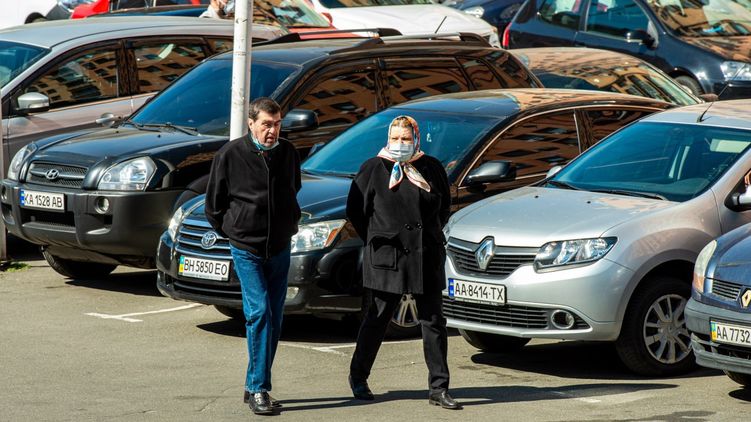 Суд отказался признавать виновным украинца без маски, так как это противоречит конституции. Фото: Изым Каумбаев, "Страна"