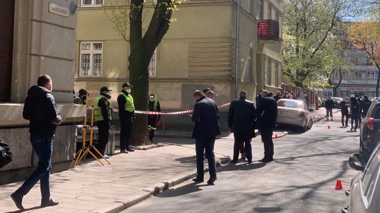 Во Львове застрелили нелегального "менялу". Полиция объявила операцию "Сирена". Фото: Нацполиция Украины
