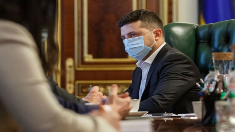 У Зеленского ничего не слышали об отмене безвизового режима, фото: president.gov.ua