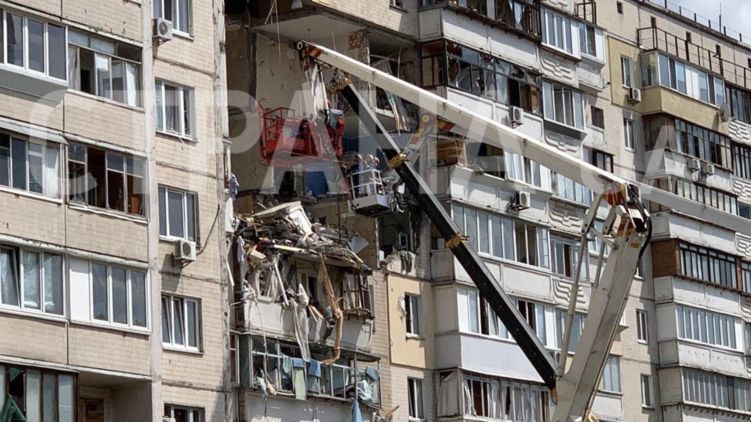 Появилось видео взрыва дома на Позняках, фото Страна