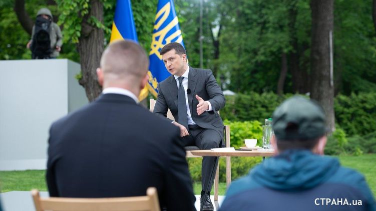 Работу парламента, президента и правительства негативно оценивает большинство украинцев. Фото: "Страна"