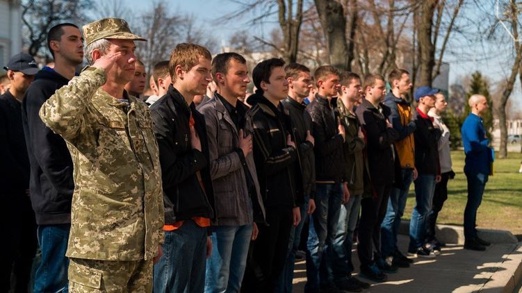 Украинские студенты жалуются на призыв. Фото: ВСУ