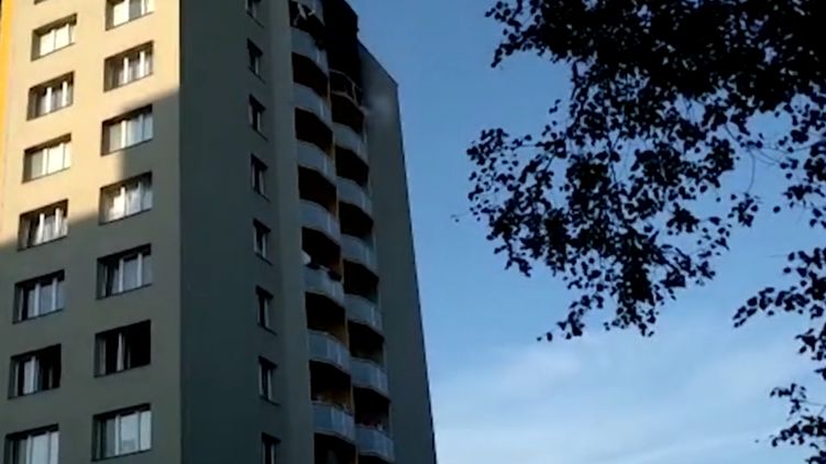 Некоторые из жертв выпрыгнули из окна. Скриншот из видео