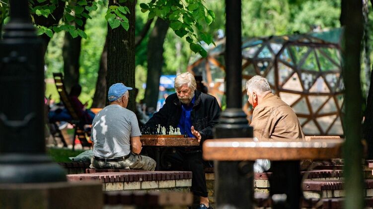 В Запорожье, Чернигове и Черкассах есть опасность ухудшения ситуации с Covid-19. Фото: "Страна"