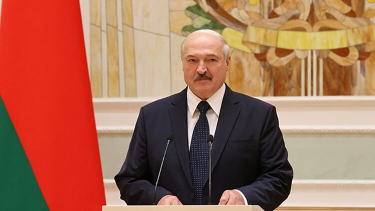 Лидер республики Беларусь уверен, что протестными акциями управляют из-за рубежа. Фото: president.gov.by