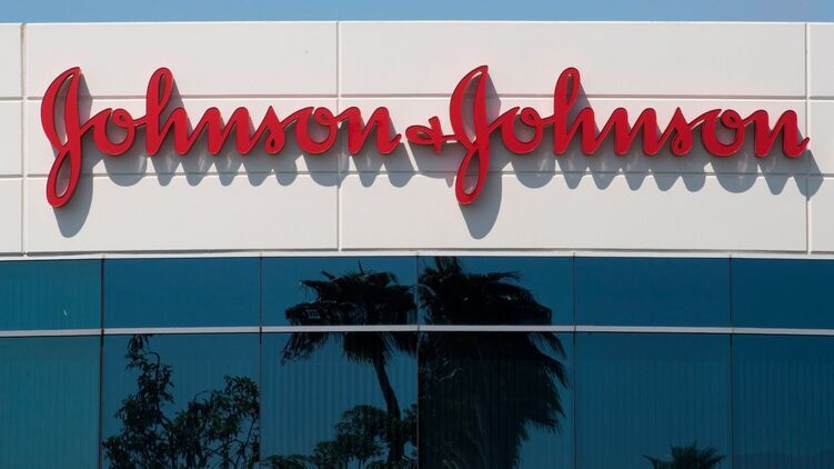 Компании AstraZeneca и Johnson&Johnson останавливали свои испытания