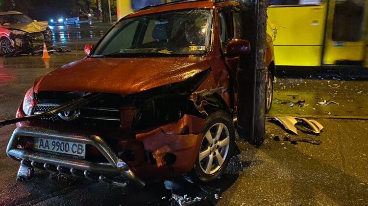 Водители Nissan и Toyota в ДТП не пострадали. Фото: Киев оперативный