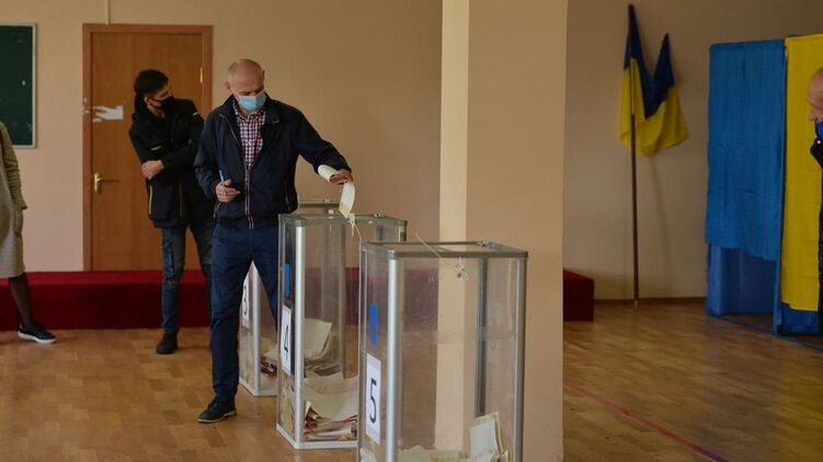 Анатолий Бондаренко сохранил свой пост, фото Страна