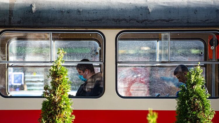 При введении локдауна общественный транспорт может работать. Фото: "Страна"