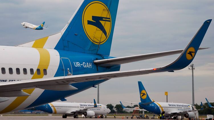 МАУ заявила о возобновлении полетов с весны. Фото: Ukraine International Airlines UIA - МАУ