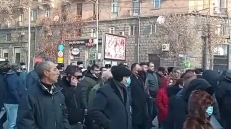 В Ереване протестует оппозиция. Скриншот 