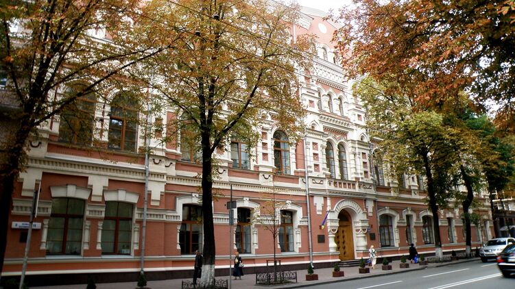Взять штурмом министерство у протестующих не получилось. Фото: Facebook/ MinregionUkraine