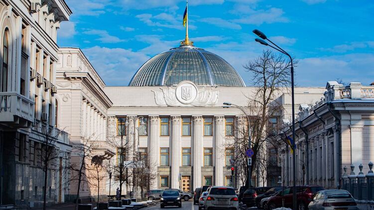 На данный момент этот лимит составляет всего 100 евро. Фото: Страна