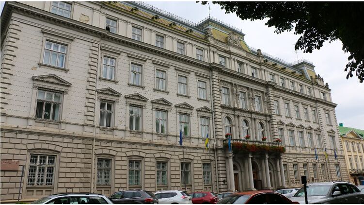 Львовский облсовет поддержал решение обратиться к Кабмину и Раде. Фото: wikipedia.org