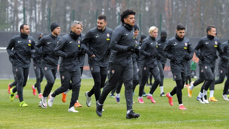 "Шахтер" на тренировке перед игрой с "Маккаби", фото: facebook.com/fcshakhtar