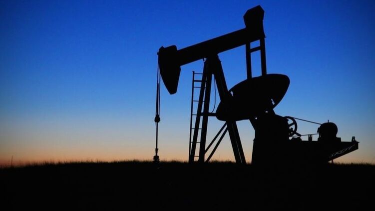 Цены на нефть немного упали. Фото: pxhere.com