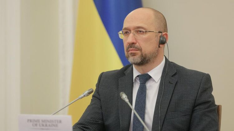 Премьер-министр показал декларацию за 2020 год. Фото: facebook.com/KabminUA