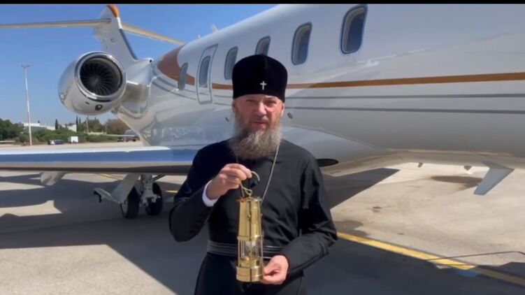 УПЦ получила Благодатный огонь. Скриншот