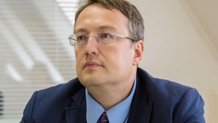 Антон Геращенко не видит причин усиливать безопасность в школах Украины. Фото: facebook.com/anton.gerashchenko.7