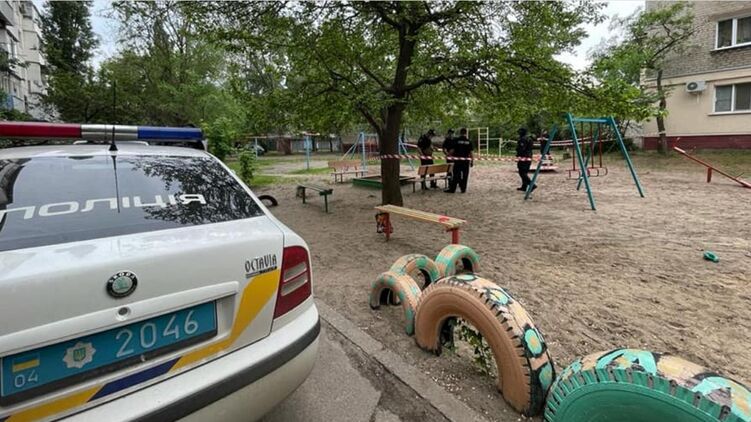 На детской площадке по ул. Энергетиков в городе Северодонецке произошел взрыв. Фото: Нацполиция 