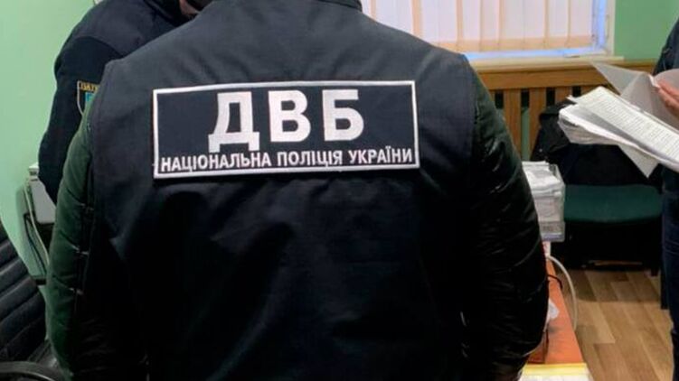 В Киевском райотделе полиции прошли обыски. Фото: Facebook/ Департамент внутрішньої безпеки Національної поліції України
