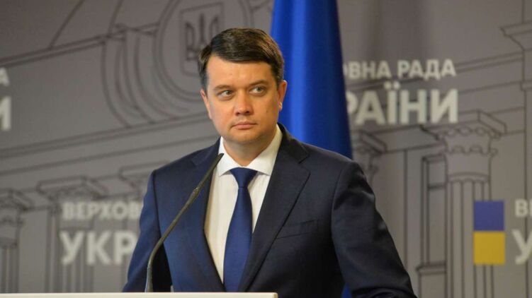 Депутаты Слуги народа  договорились насчет увольнения Разумкова. Фото: Страна