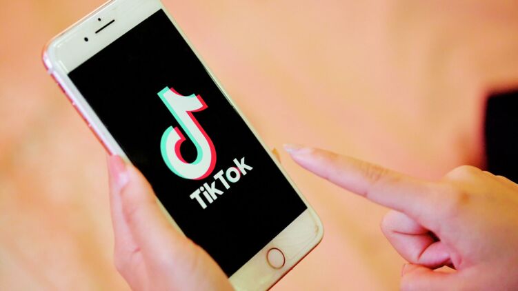 TikTok начнет доставлять еду. Фото: РИА Новости