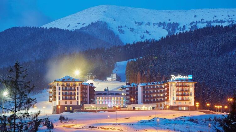 Отель, в котором сейчас живут Зе с Коломойским. Фото: Booking.com
