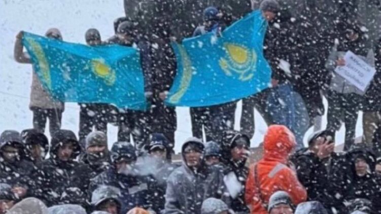 В Казахстане на протестах погибли люди. Фото: twitter.com/Wild_Vagabond_