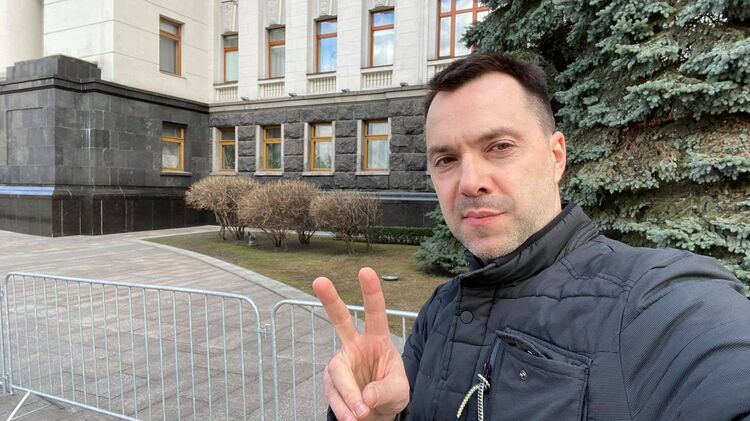 Арестович прокомментировал свое увольнение. Фото: facebook.com/alexey.arestovich