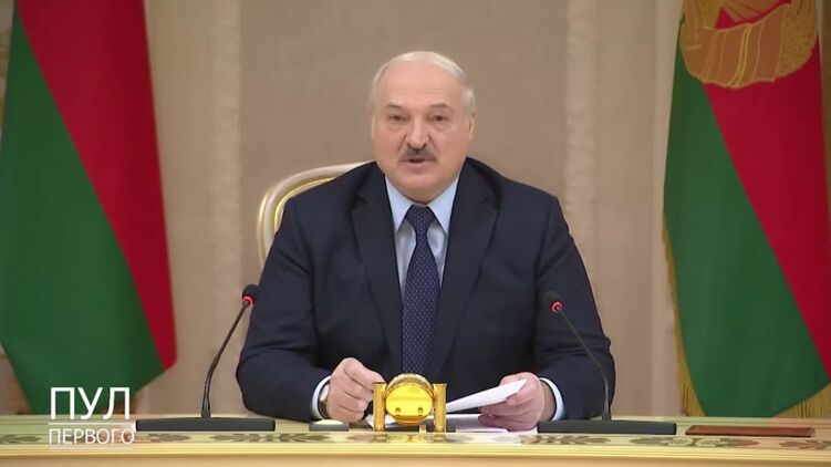 Лукашенко подписал указ о проведении референдума 27 февраля. Скриншот с видео