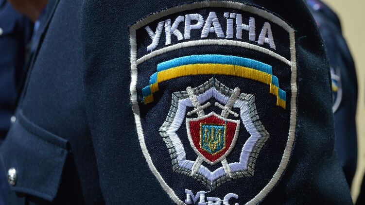 В МВД выдали десятки тысяч автоматов украинцам. Фото: facebook.com/mvs.gov.u