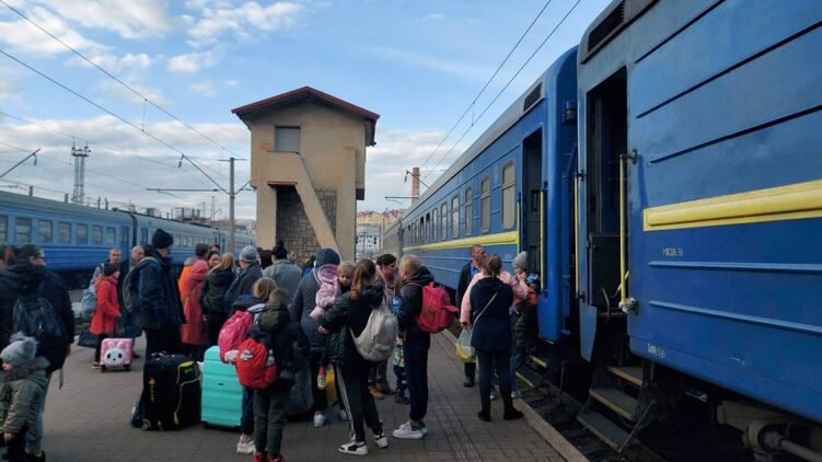 В Польше упростят правила пользования бесплатным проездом в поездах для Украинцев. Фото: Facebook/Укрзалізниця - Ukrzaliznytsia