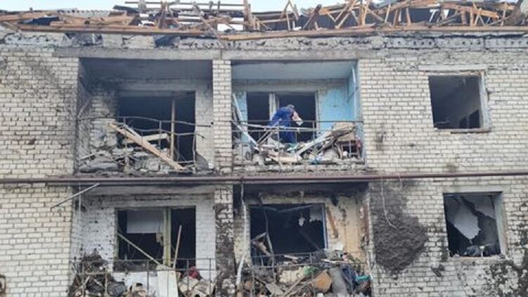 Российская ракета ударила по жилому дому. Фото: facebook.com/pavlokyrylenko.donoda