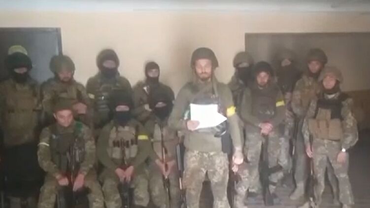 Ранее военнослужащие записали видео президенту Украины и главкому ВСУ. Скриншот из видео