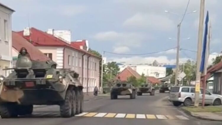 В Беларуси еще на прошлой неделе заметили перемещение военной техники к украинской границе