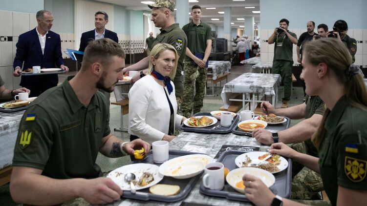 Бринк отметила, что США понимают, что такое борьба за свободу. Фото: Twitter