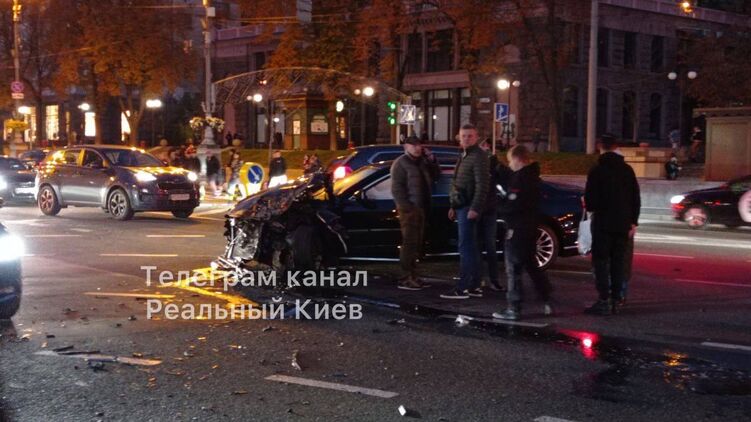 В полиции Киева поделились подробностями ДТП на Крещатике. Фото: Телеграм
