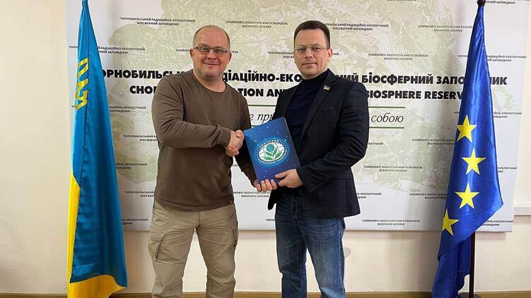 Участники подписания соглашения. Фото: facebook.com/zapovidnyk2018