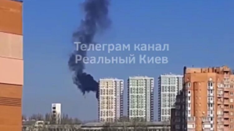В Киеве горит многоэтажка. Скриншот видео