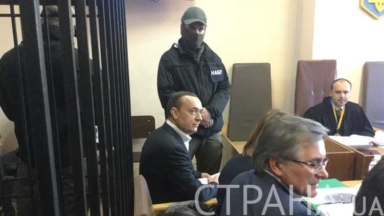Начался суд по избранию меры пресечения экс-депутату Николаю Мартыненко, фото: "Страна"