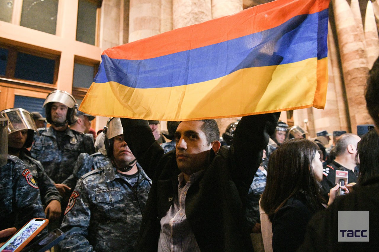 Мітинг противників Пашинян. Фото: ТАРС