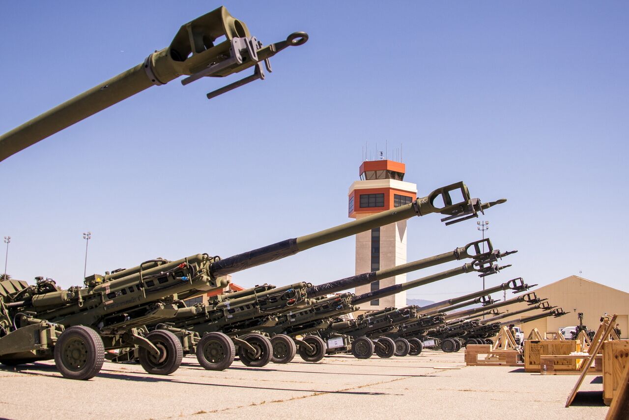 Боеприпасы поставят для гаубиц. Фото: lenta.ru