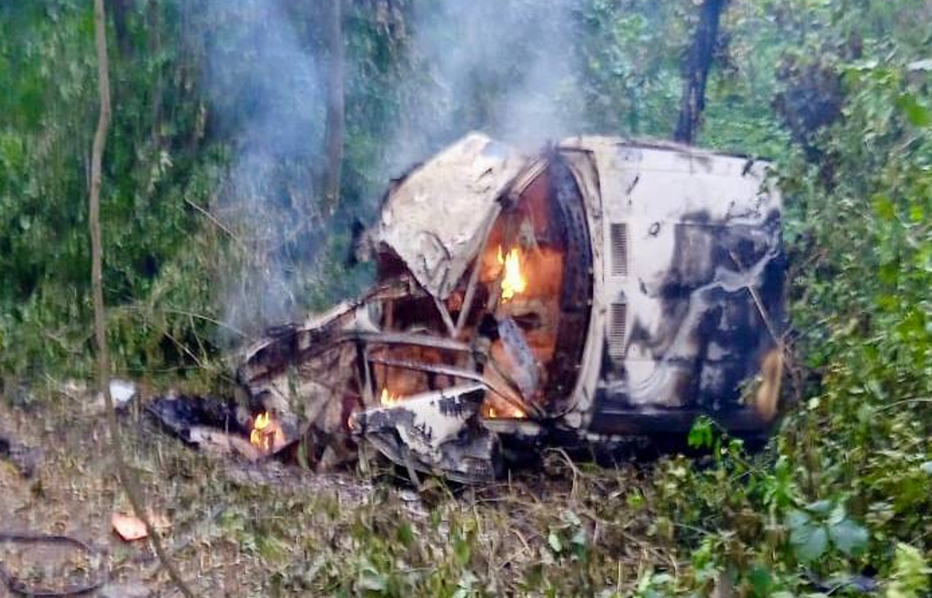 Последствия подрыва авто на мине под Харьковом. Фото: Telegram/synegubov